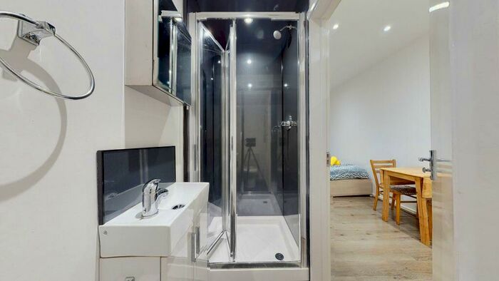 1 Bedroom Flat To Rent In Blenhiem Gardens, London, NW2