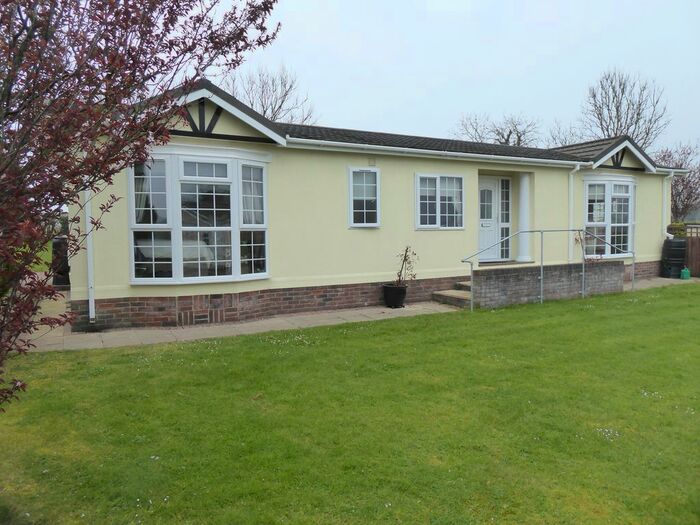 1 Bedroom Mobile/park Home For Sale In Valley Field, London Road, Stockbridge, Hampshire, SO20
