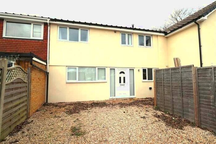 4 Bedroom Semi-Detached House To Rent In Longmynd Drive, Fareham, PO14