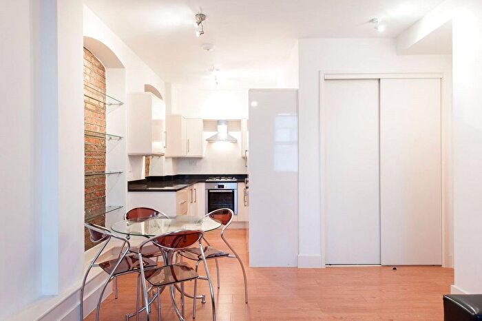 2 Bedroom Flat To Rent In Whitechapel High Street, London, E1