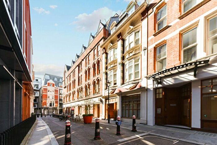 2 Bedroom Duplex To Rent In Bream's Buildings, London, EC4A