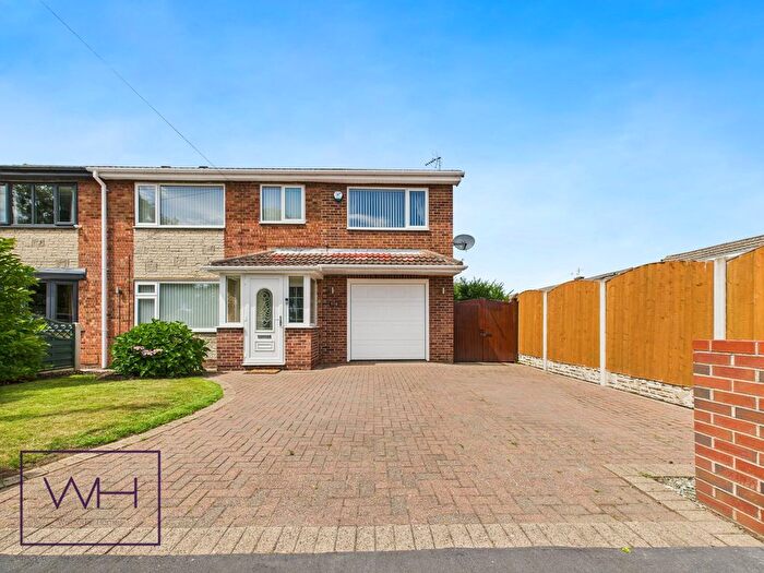 4 Bedroom Semi-Detached House For Sale In Brook Way, Arksey, DN5