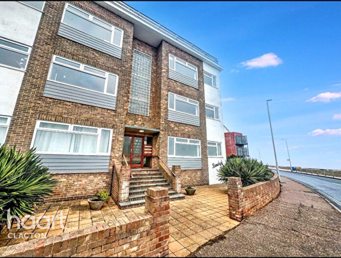 2 Bedroom Apartment For Sale In The Parade, Walton On The Naze, CO14