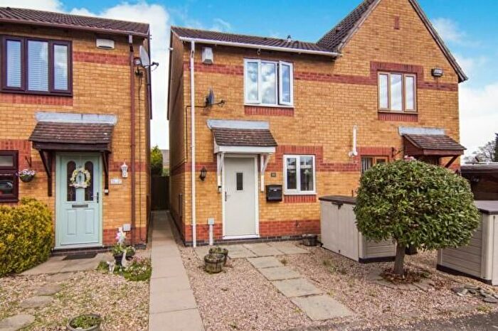 2 Bedroom Semi-Detached House To Rent In The Lawns, Bedworth, CV12