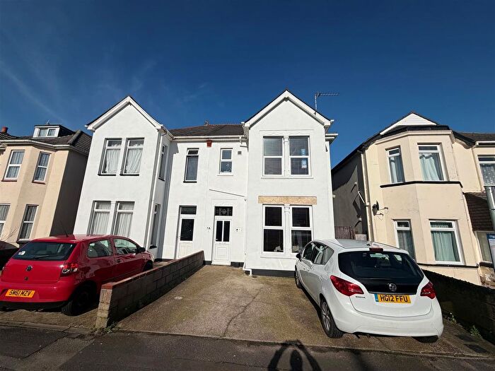 2 Bedroom Flat For Sale In Talbot Road, Winton, Bournemouth, BH9