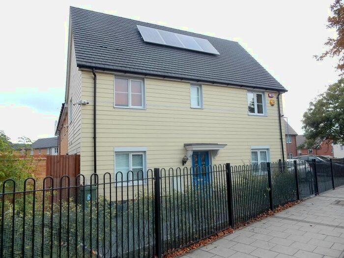 3 Bedroom End Of Terrace House To Rent In Oldmead Close, Harold Hill, Essex, RM3