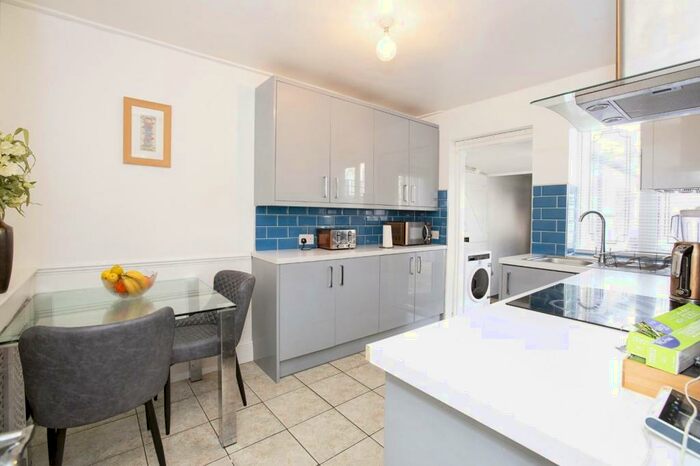 4 Bedroom End Of Terrace House To Rent In Murray Square, London, E16