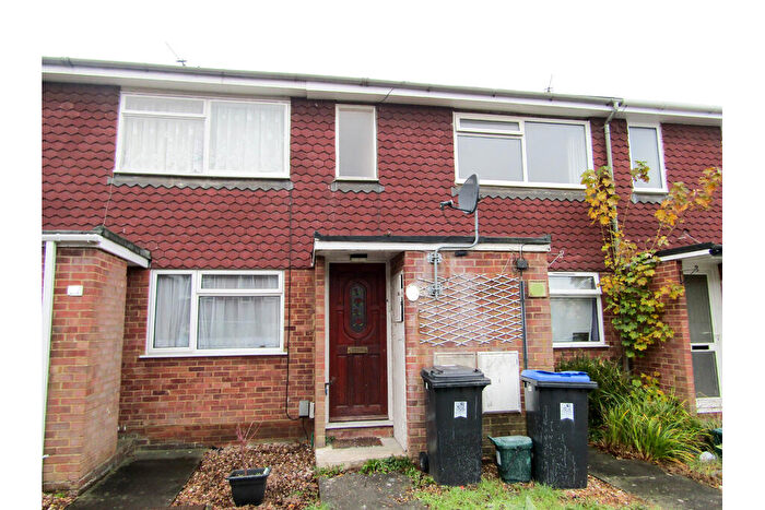 1 Bedroom Maisonette To Rent In Eastbrook Close, Woking, Woking, GU21