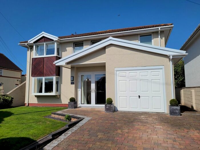 4 Bedroom Detached House For Sale In Severn Road, Porthcawl, CF36