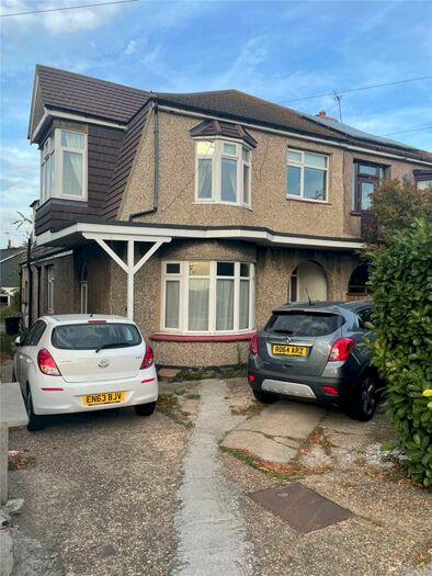 2 Bedroom Apartment To Rent In London Road, Hadleigh, Benfleet, Essex, SS7