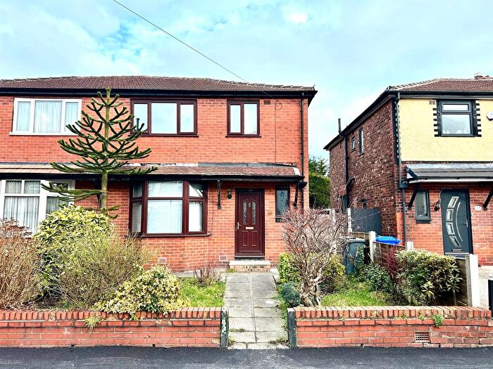 3 Bedroom Semi-Detached House To Rent In Edilom Road, Manchester, M8