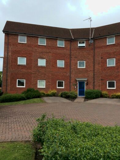 2 Bedroom Flat To Rent In Ripple Close, Tamworth, Staffordshire, B77