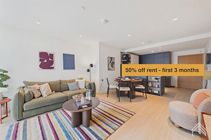 2 Bedroom Flat To Rent In Ferry Island, Heart Of Hale, London, N17