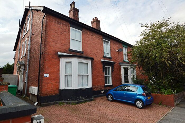 2 Bedroom Property To Rent In Queen Street, Chesterfield, S40