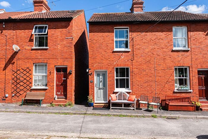3 Bedroom End Of Terrace House For Sale In Dene Street Gardens, Dorking, RH4