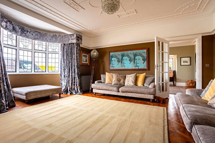 5 Bedroom Detached House For Sale In Royal Esplanade, Margate, CT9 - Photo 8
