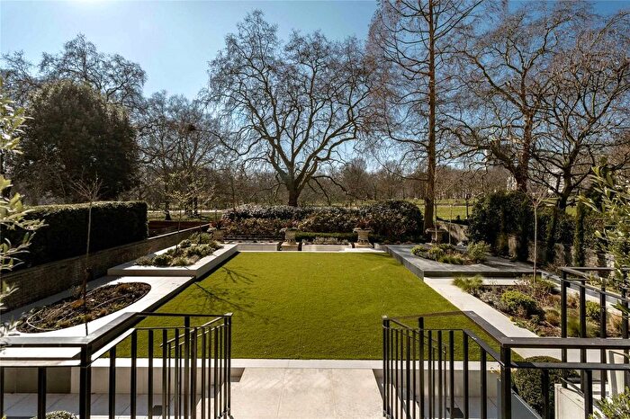 3 Bedroom Flat To Rent In St James's Place, St James, SW1A