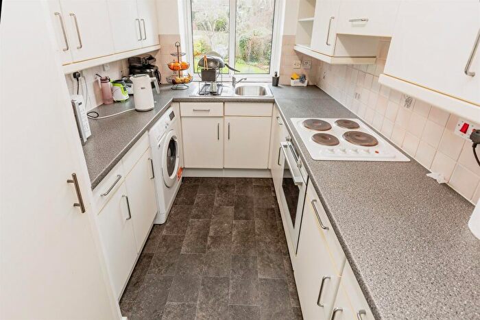 2 Bedroom Apartment For Sale In Southfield Road, Westbury-On-Trym, Bristol, BS9