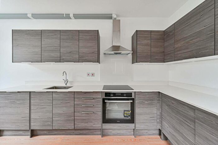 2 Bedroom Flat To Rent In Benham Lane, Thornton Heath, CR0