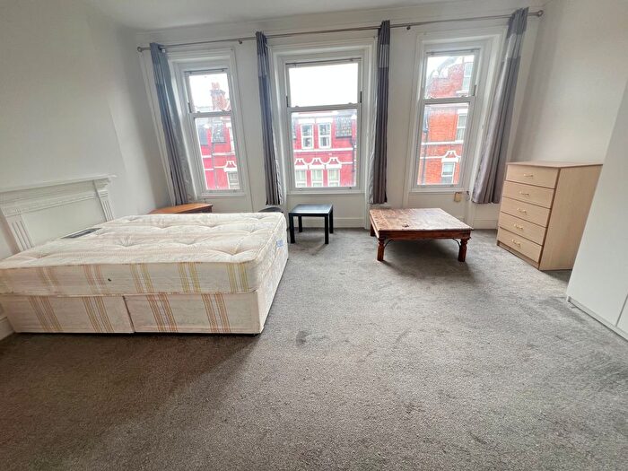Studio To Rent In Tottenham Lane, London, N8
