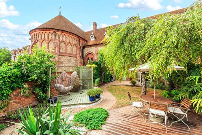 4 Bedroom Terraced House For Sale In St. Pauls Court, Stony Stratford, Milton Keynes, Buckinghamshire, MK11