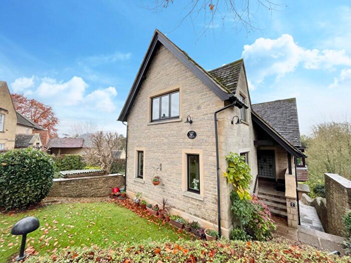 2 Bedroom Apartment For Sale In Chantry Court, Tetbury, GL8