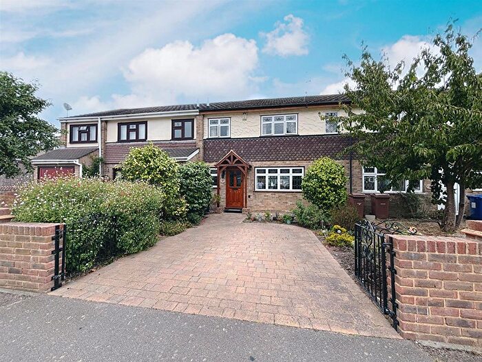 3 Bedroom Terraced House For Sale In Devonshire Gardens, Linford, SS17