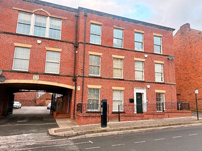 2 Bedroom Flat To Rent In Standishgate, Wigan, WN1
