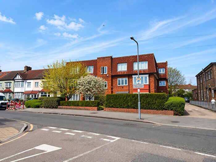 1 Bedroom Flat For Sale In Gantshill Crescent, Ilford, IG2