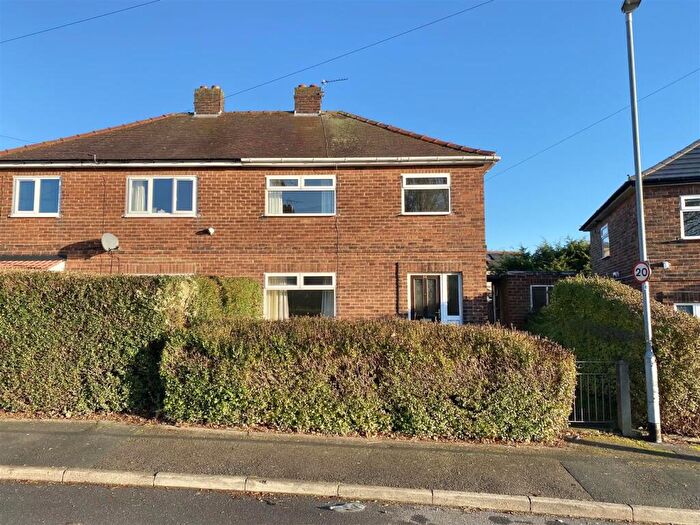 3 Bedroom Semi Detached House For Sale In Bentley Avenue, Halifax, HX3