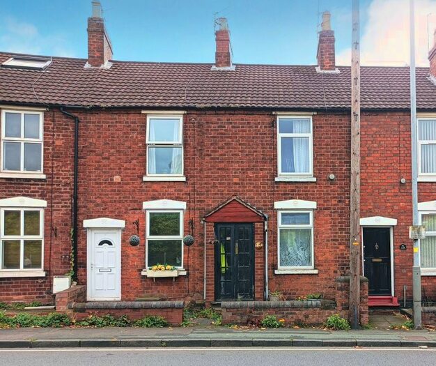 Houses for sale & to rent in WV3 9EY, Walnut Drive, Tettenhall