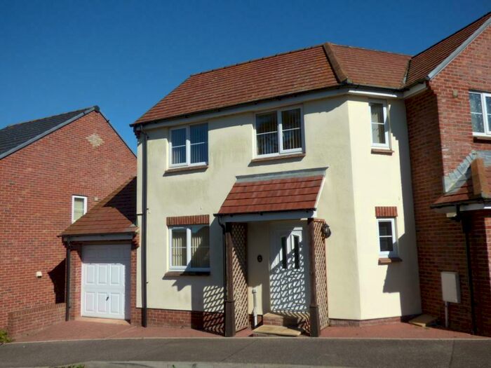 3 Bedroom Link Detached House To Rent In Swain Close, Axminster, Devon, EX13