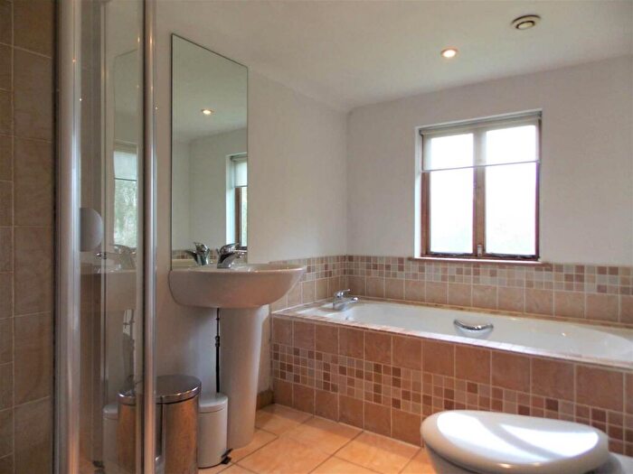 2 Bedroom Cottage To Rent In The Retreat, Frome, BA11