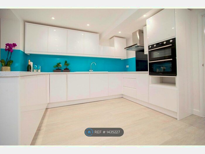 6 Bedroom Semi-Detached House To Rent In St. Johns Crescent, Bristol, BS3