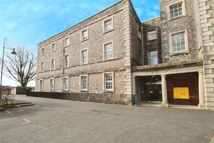 2 Bedroom Flat To Rent In Craigie Drive, Plymouth, Devon, PL1
