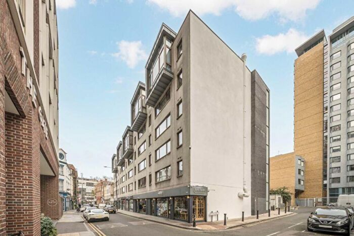 3 Bedroom Flat To Rent In Adler Street, Aldgate, E1