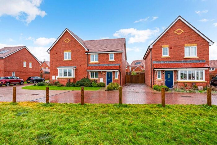 3 Bedroom Semi-Detached House For Sale In Bishop's Waltham, SO32