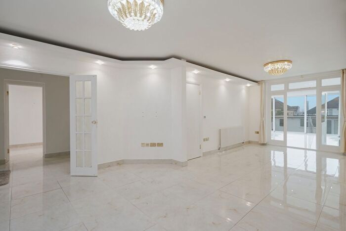 4 Bedroom Semi-Detached House To Rent In Dollis Hill Avenue, Dollis Hill, NW2