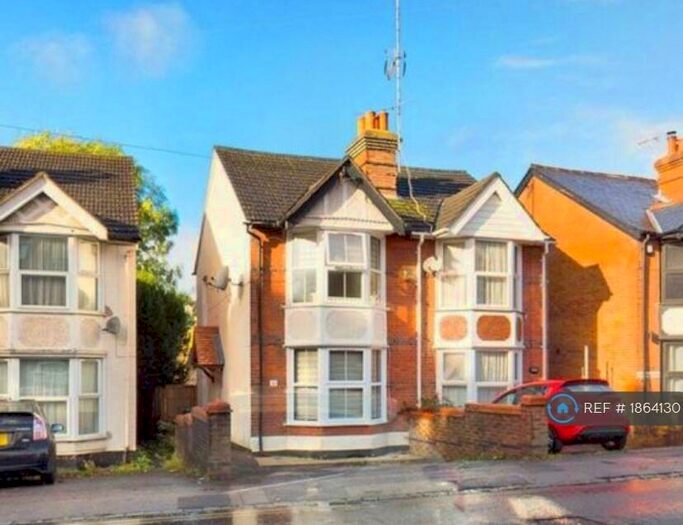 2 Bedroom Semi-Detached House To Rent In Hughenden Road, High Wycombe, HP13