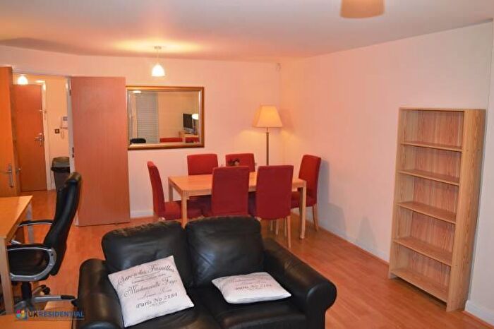 2 Bedroom Flat To Rent In Westfield Terrace, Sheffield, South Yorkshire, S1