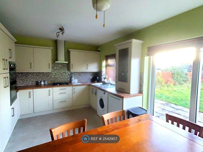 4 Bedroom Semi-Detached House To Rent In Bosworth Road, Birmingham, B26