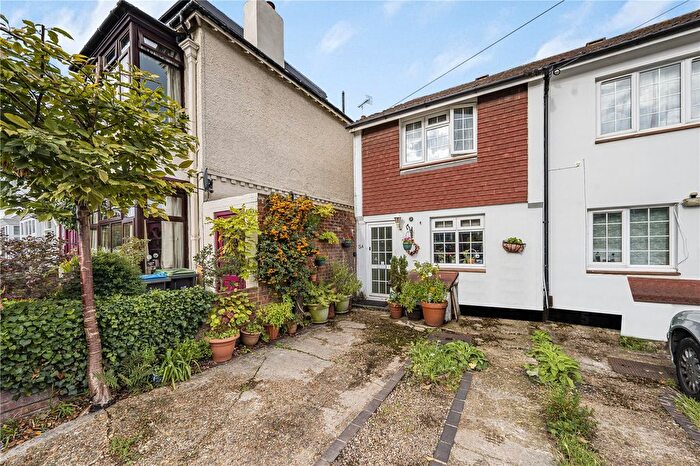 2 Bedroom End Of Terrace House For Sale In Grayham Road, New Malden, KT3
