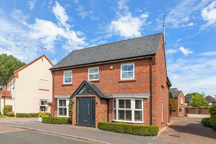 3 Bedroom Detached House For Sale In St. Dunstans Close, Monks Risborough, HP27