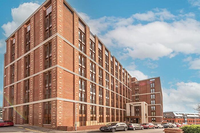 2 Bedroom Apartment For Sale In Grosvenor Road, St. Albans, AL1