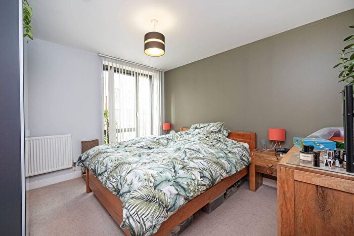 1 Bedroom Flat To Rent In Truman Walk, Bow, London, E3