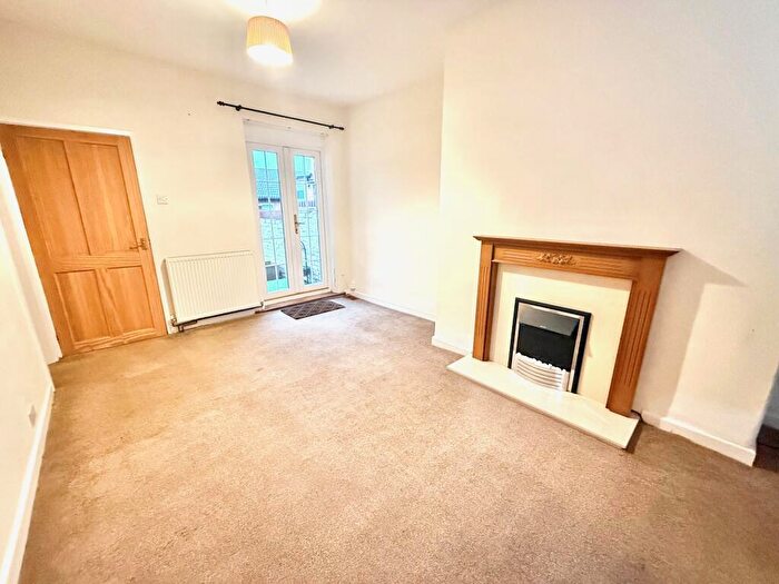2 Bedroom House To Rent In Young Street, Gilesgate, Durham, DH1