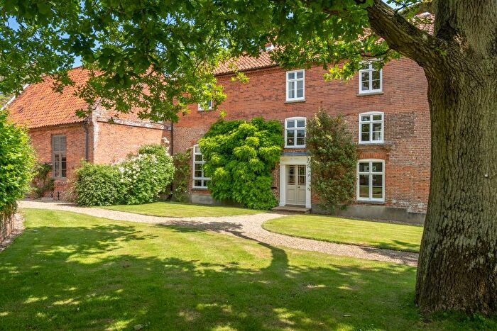 4 Bedroom Semi-detached House For Sale In Crostwight, North Walsham, NR28