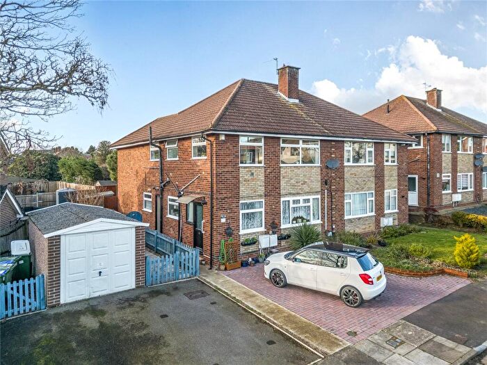 2 Bedroom Apartment For Sale In Westerham Drive, Sidcup, Kent, DA15
