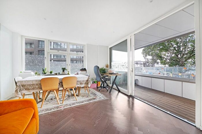 2 Bedroom Flat To Rent In Jewel House, Sterling Way, N7