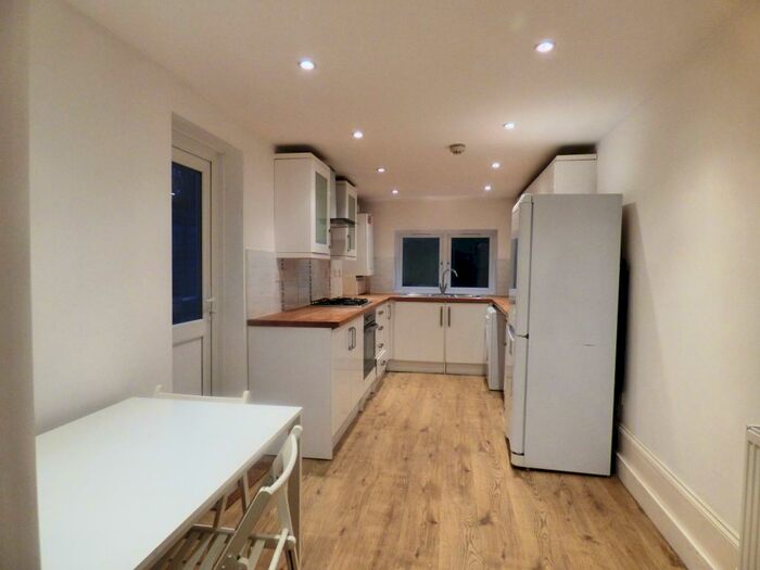 4 Bedroom House To Rent In Swaton Road, Bow, E3